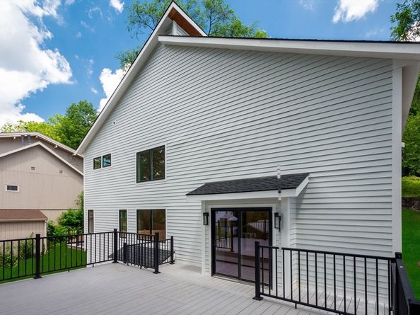 72 Wallis Rd, Brookline MA 02467