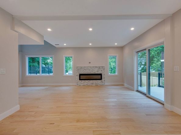 72 Wallis Rd, Brookline MA 02467