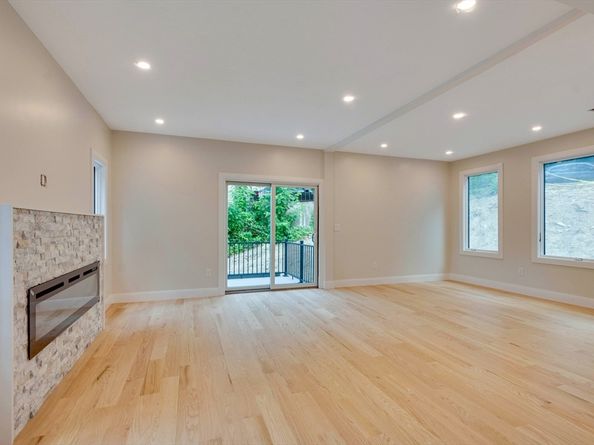 72 Wallis Rd, Brookline MA 02467