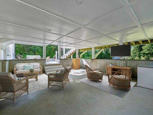 30 Grapevine Road, Gloucester MA 01930