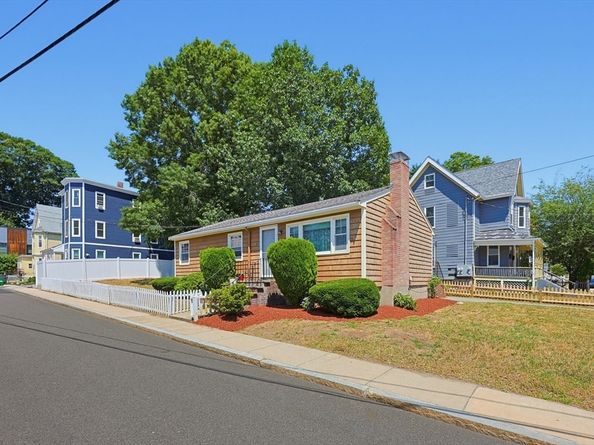 10 Meyer St, Boston MA 02131
