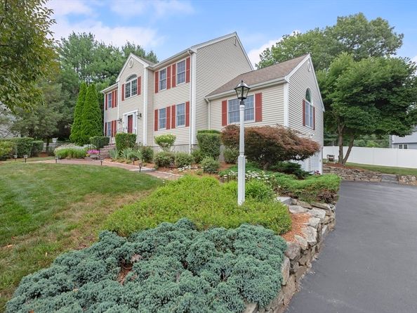 15 Little Tree Rd, Medway MA 02053