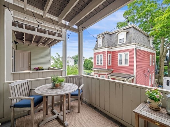 14 Holton St 3, Medford MA 02155
