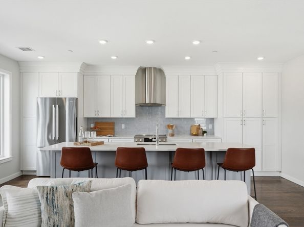 267 Old Colony 501, Boston MA 02127
