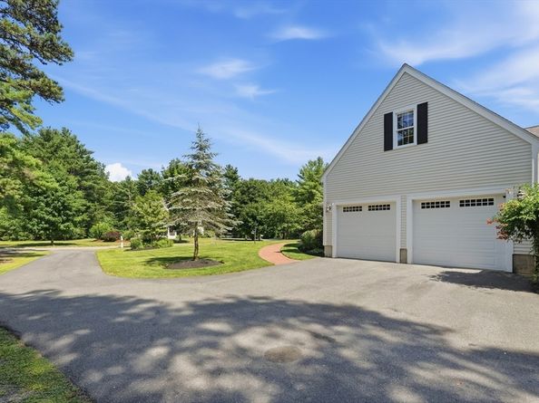 11 Fellowship Cir, Wareham MA 02576