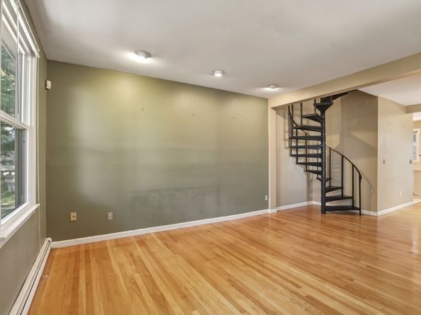 127 Kilsyth Rd 3, Boston MA 02135