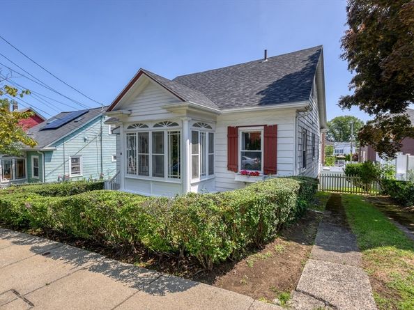 18 Grayson St, Boston MA 02124