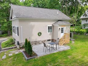 7 Albemarle St, Worcester MA 01605