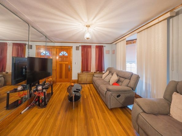 33 Olive St, Revere MA 02151
