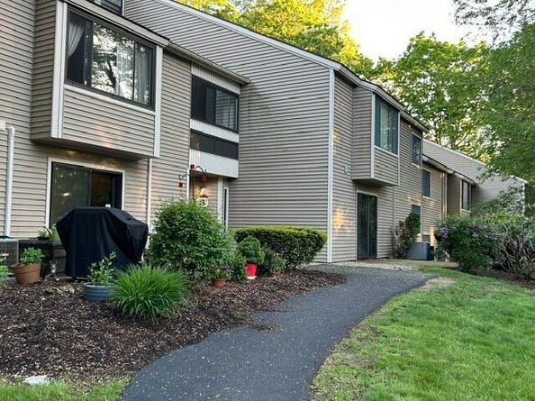 3 Thayer Pond Drive 17, Oxford MA 01537