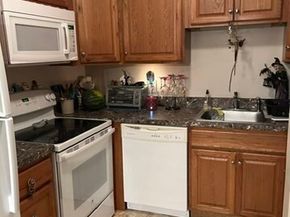 3 Thayer Pond Drive 17, Oxford MA 01537