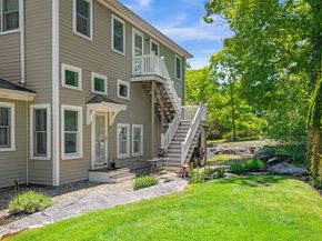 9 Oxford Rd, Gloucester MA 01930
