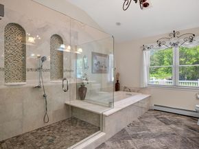 9 Oxford Rd, Gloucester MA 01930