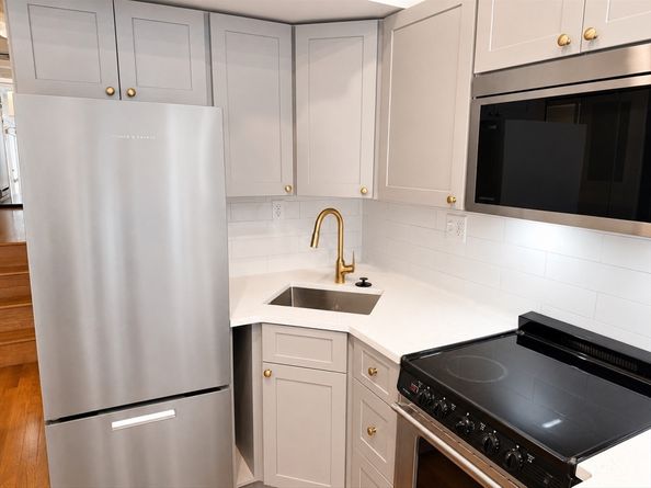 12 Stoneholm St 307, Boston MA 02115