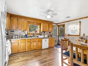 33 Quincy St, Holbrook MA 02343
