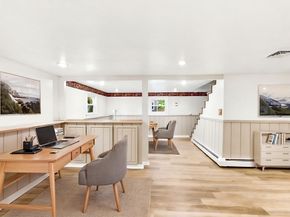 33 Quincy St, Holbrook MA 02343