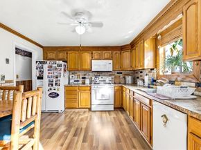 33 Quincy St, Holbrook MA 02343