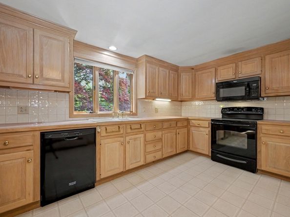 26 Arlington Road, Burlington MA 01803