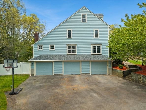 2 Furlong Circle, Lakeville MA 02347