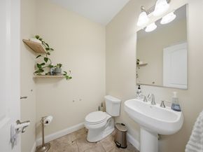 2 Williamsburg Way 2, Medway MA 02053