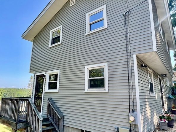 9 Champlain Dr., Hudson MA 01749