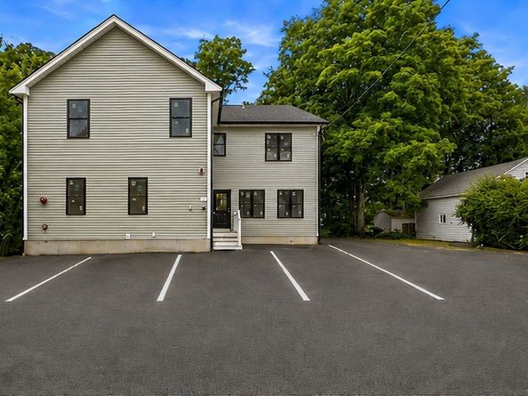4 Mayhew St, Framingham MA 01702