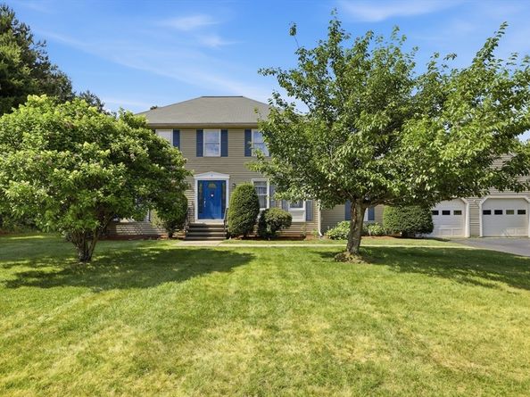 4 Oneida Place, Hudson MA 01749