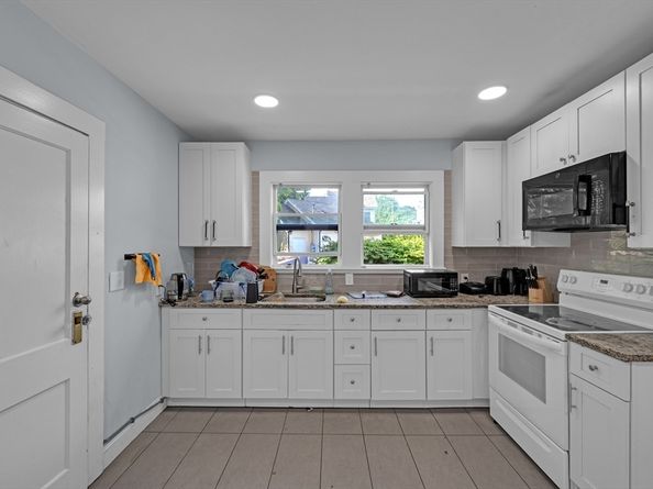 18 Mount Vernon St, Fitchburg MA 01420