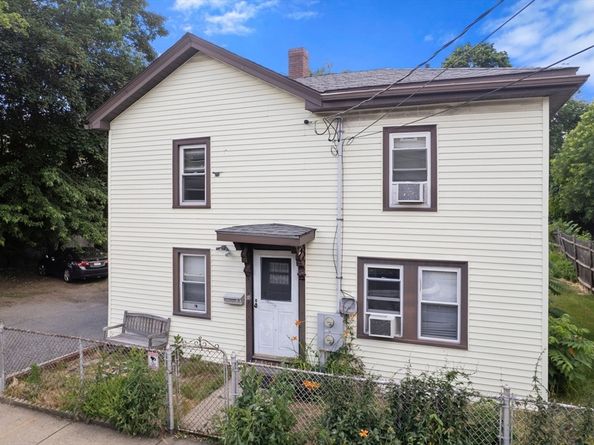 35 Middle St, Newton MA 02458
