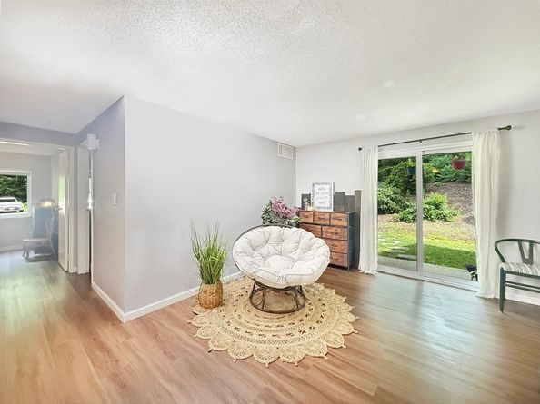 7 Village Rock Ln 2, Natick MA 01760