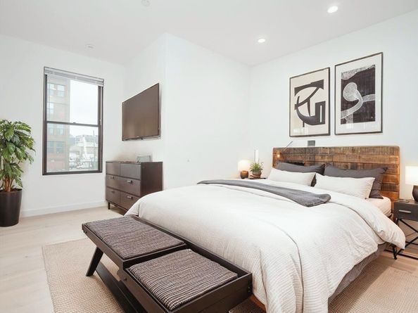 340 West 2nd Street 9, Boston MA 02127