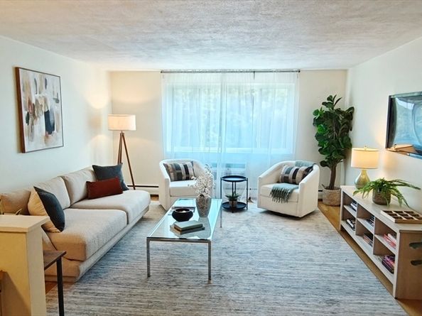 197 Kent St 35, Brookline MA 02446