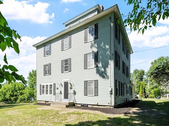293 West St, Lunenburg MA 01462
