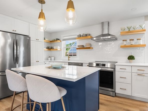 5 Field Rd, Gloucester MA 01930