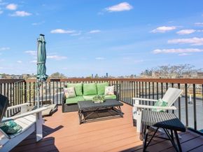 687 E 2nd St 8, Boston MA 02127