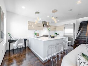 687 E 2nd St 8, Boston MA 02127