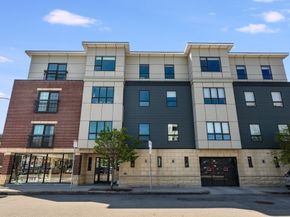 687 E 2nd St 8, Boston MA 02127