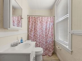 659 Washington St, Whitman MA 02382