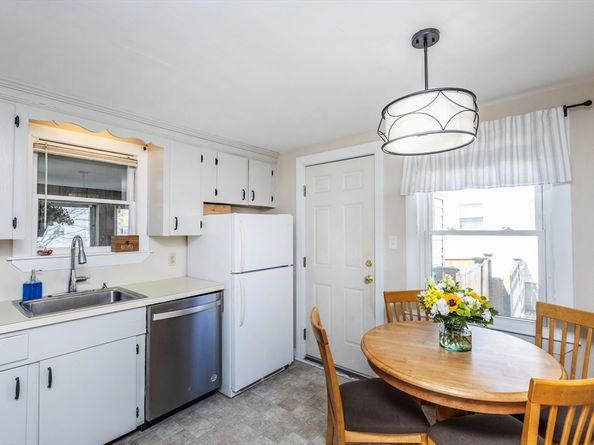 7 Linden Rd, Peabody MA 01960