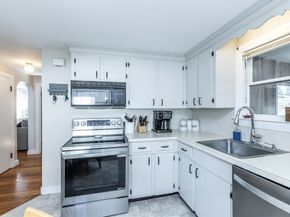 7 Linden Rd, Peabody MA 01960