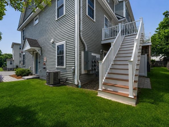 61 Valley St 1, Wakefield MA 01880