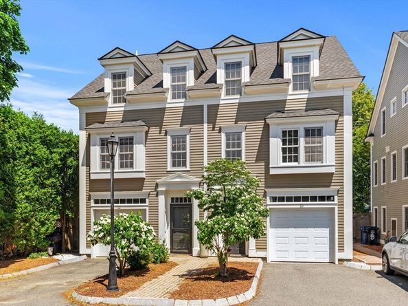 12 Waters St 12, Salem MA 01970