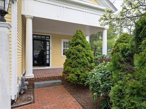 14 Whiting Ln, Hingham MA 02043