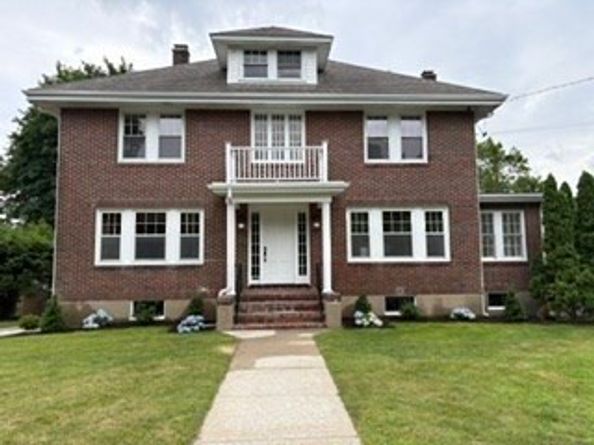 19 Stoneleigh Rd, Watertown MA 02472