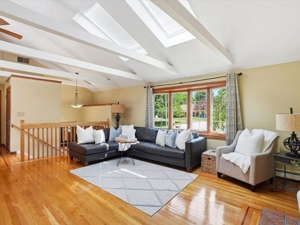 27 Tilden Cr, Weymouth MA 02190