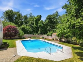 27 Tilden Cr, Weymouth MA 02190