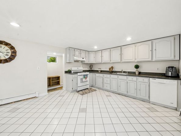 14-16 Moore St, Quincy MA 02169