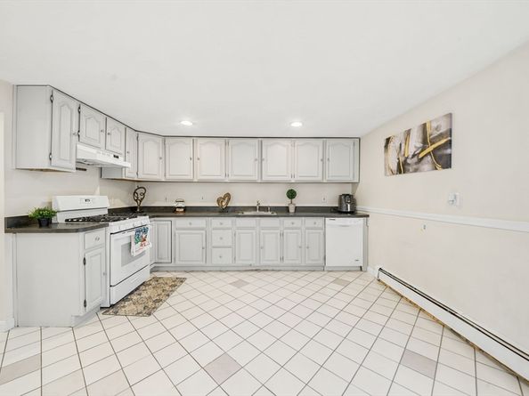 14-16 Moore St, Quincy MA 02169