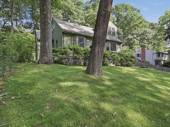 24 Hunting Avenue, Shrewsbury MA 01545