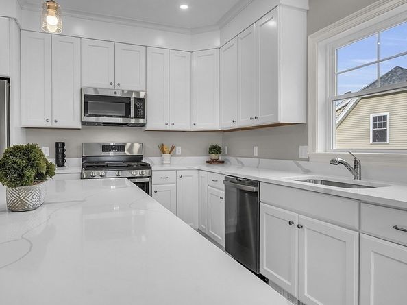 15 Shoemaker Lane 7, Upton MA 01568
